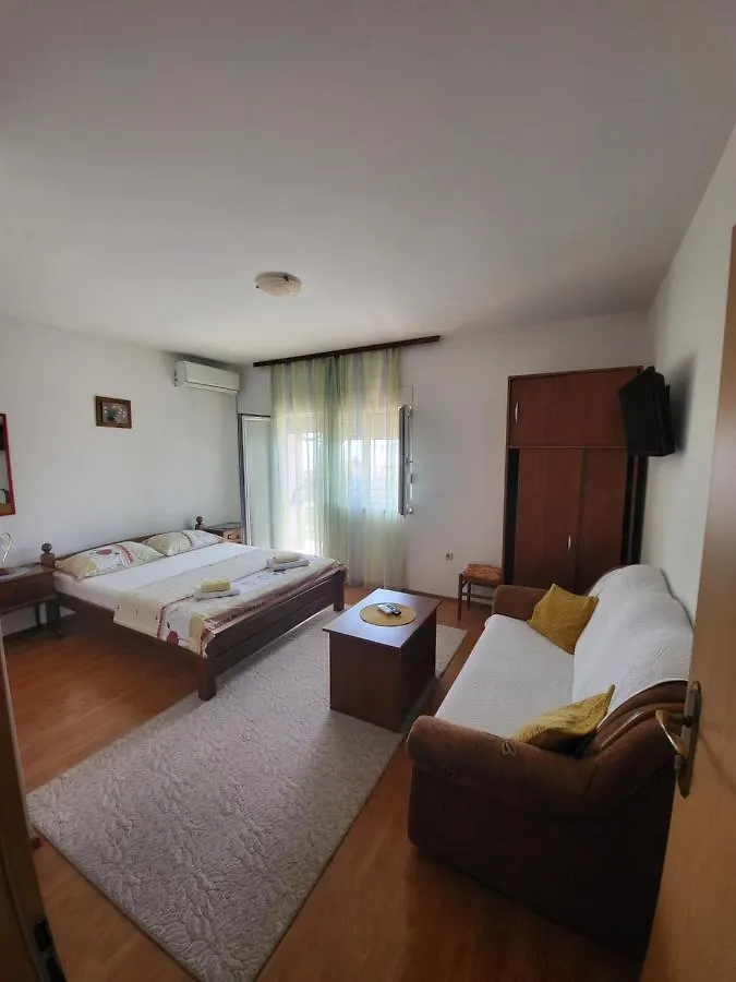 Apartmani Udovicic 트로기르